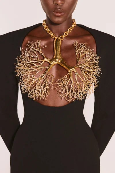 Look 16